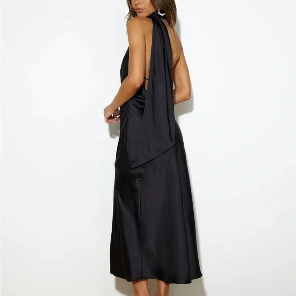 ECYANER Women's Elegant Sleeveless Dress Backless Satin Backless Midi C… - Picture 3 of 12